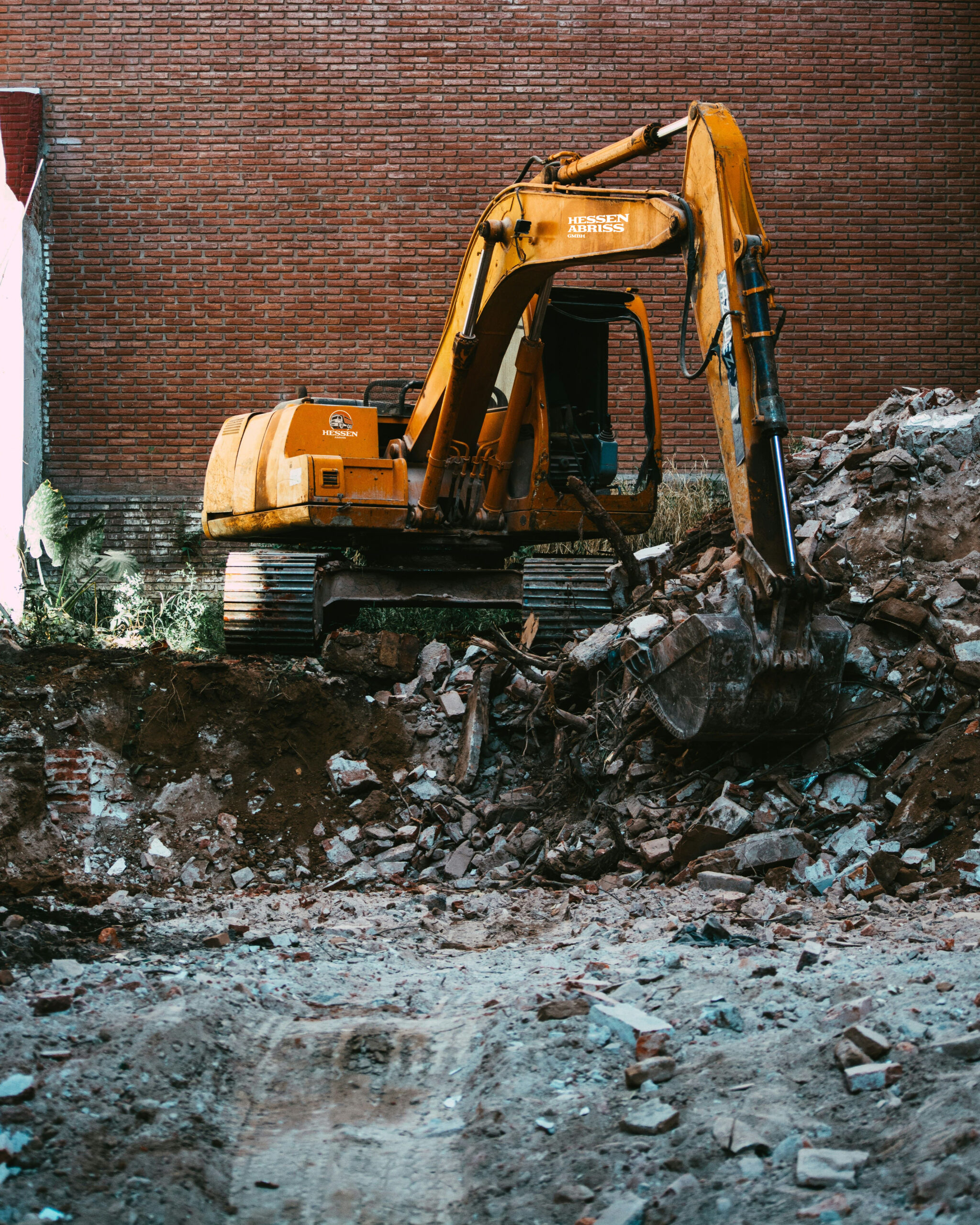 Gelber Bagger Abriss
